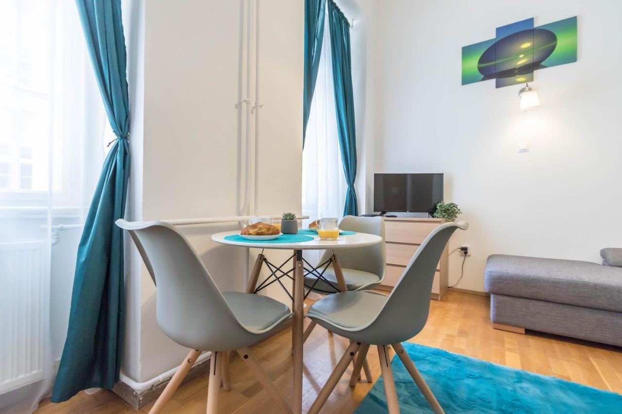 Adele'S Apartment Close To Danube And Fashion Street Budapest Exteriör bild